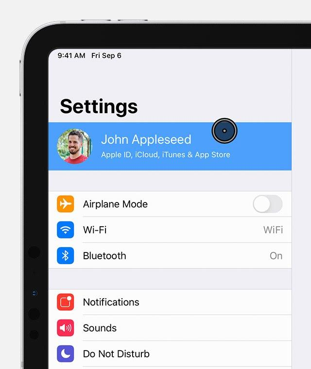 رسم توضيحي لمؤشر iPad يوضح مفهوم مؤشر الملحق الدائري، وليس مسار إعدادات iPhone.